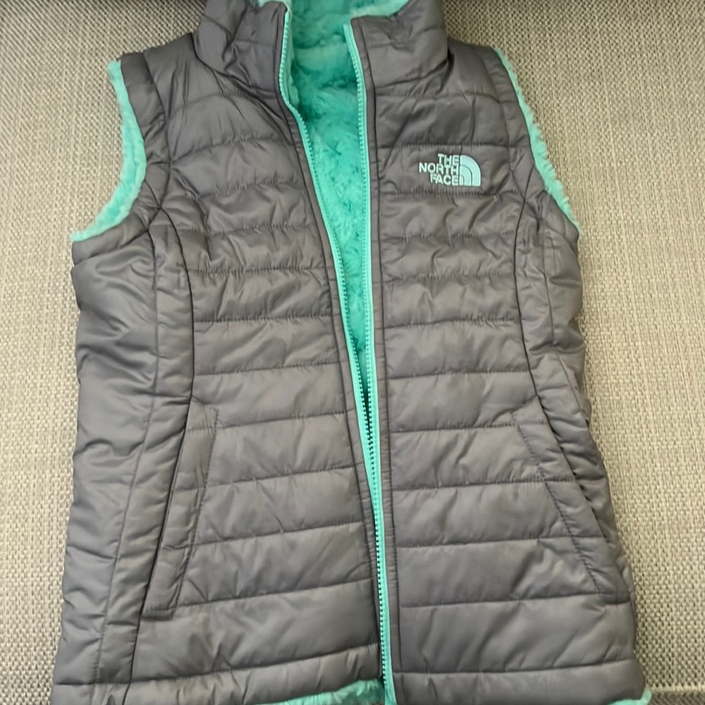 Reversible Northface vest for girls